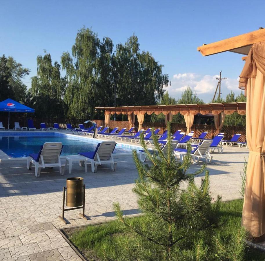 Relax Hotel - Restaurant Complex Nowomoskowśk Zewnętrze zdjęcie
