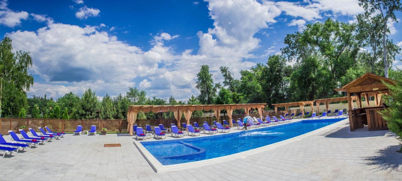 Relax Hotel - Restaurant Complex Nowomoskowśk Zewnętrze zdjęcie